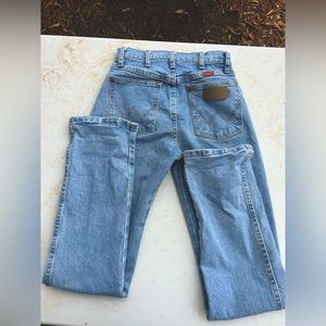 Wrangler cowboy cut woman’s jeans